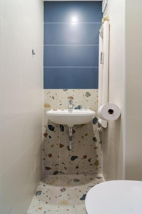 Modern Design 1 Bdrm, 4 Guests, Cente, Near Parliament, Self Check-in Apartament Sofia
