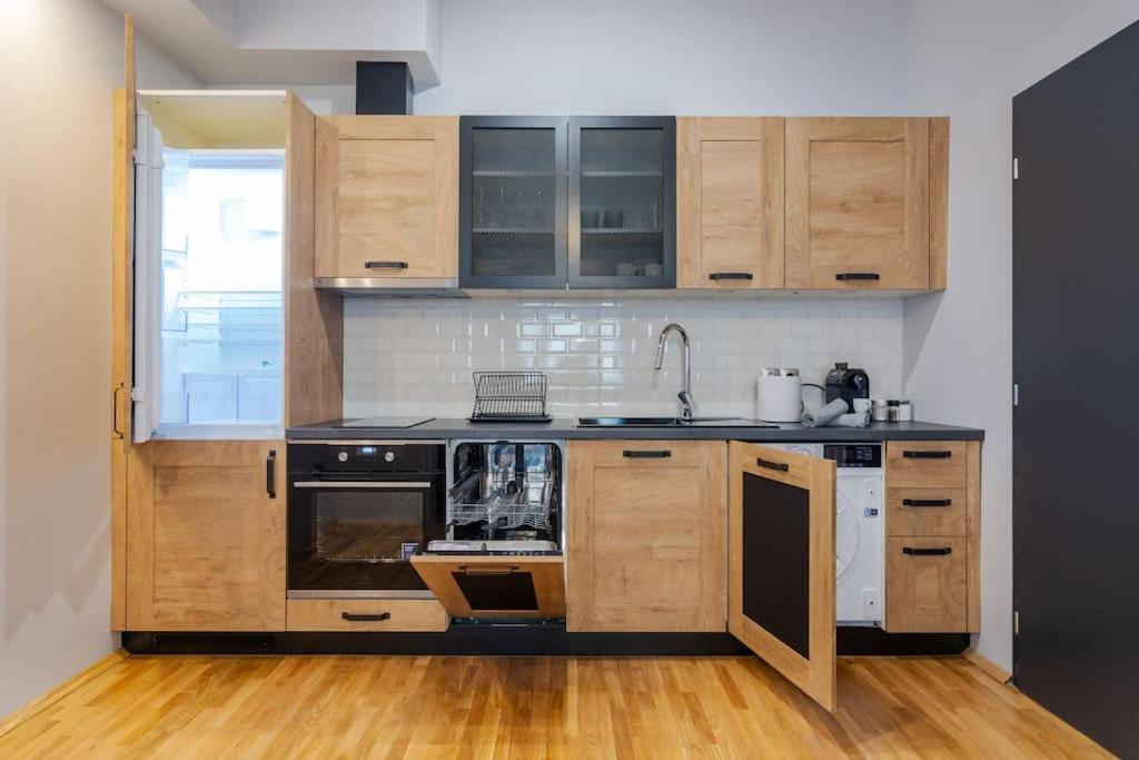 Modern Design 1 Bdrm, 4 Guests, Cente, Near Parliament, Self Check-in Apartament